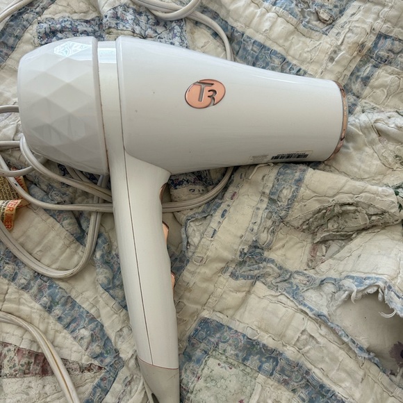 *used* great condition T3 Featherweight dryer - Picture 1 of 3